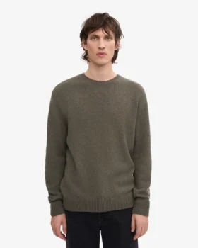 Pull classique en laine mérinos – Olive poussiéreux
