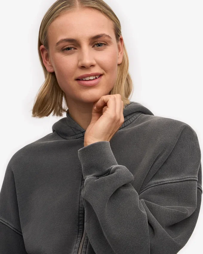 Sweat à capuche court zippé en coton bio - Noir délavé